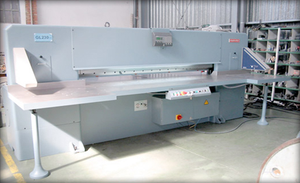 Paper cutter Guillotines